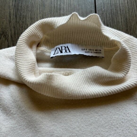 Zara turtleneck sweater - Picture 2 of 2